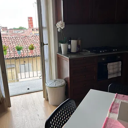 Bon Bon Luxury Di Piazza San Secondo 아파트