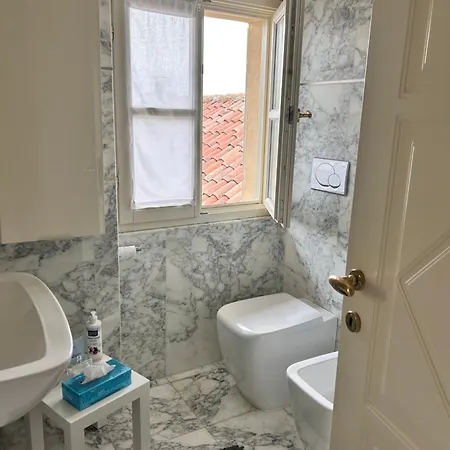 Bon Bon Luxury Di Piazza San Secondo Apartamento