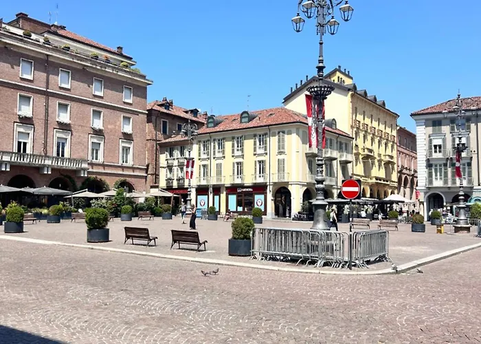 Bon Bon Luxury Di Piazza San Secondo 아스티